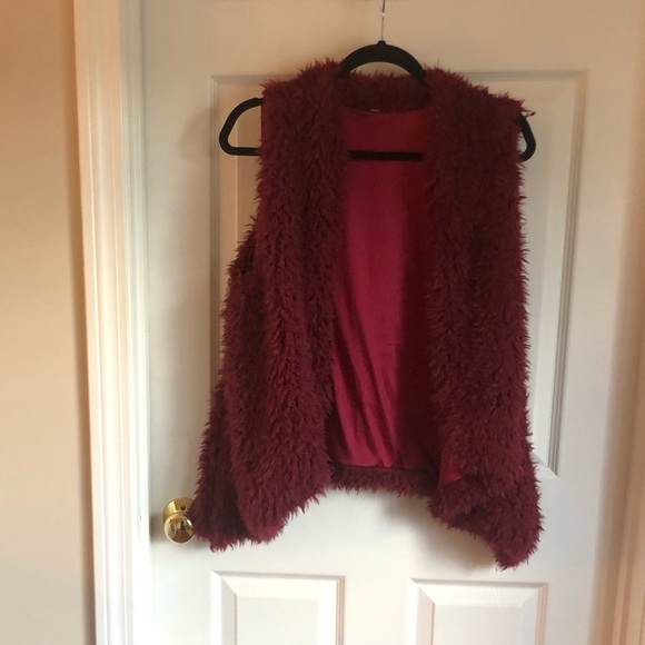 EUC Maroon Fuzzy Vest Medium - Picture 2 of 4